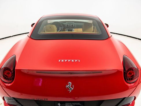 Used 2010 Ferrari California RWD image 41