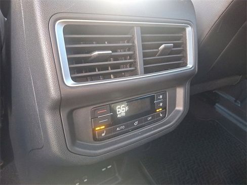 Used 2024 Volkswagen Atlas SEL Premium R-Line image 12