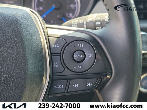 Used 2021 Toyota Venza LE AWD/4WD image 27