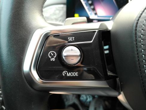 Used 2024 BMW i7 xDrive60 w/ Premium Package AWD/4WD image 43