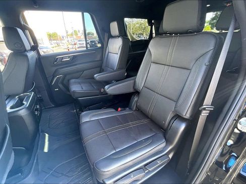 Used 2025 Chevrolet Tahoe High Country image 19