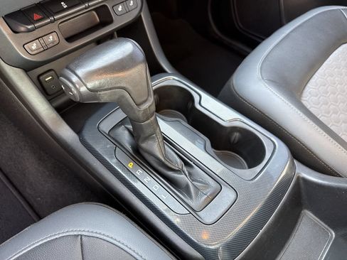 Used 2018 Chevrolet Colorado Z71 RWD image 28