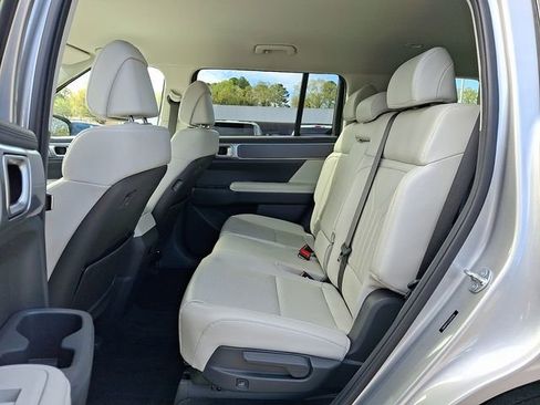 Used 2025 Hyundai Santa Fe SEL image 12