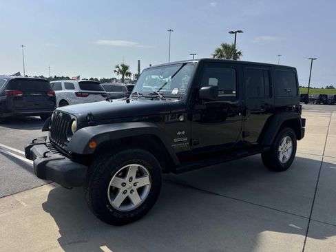 Used 2015 Jeep Wrangler Unlimited Sport w/ Quick Order Package 24S AWD/4WD image 3