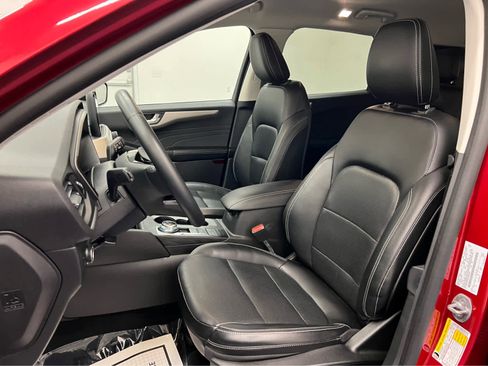 Used 2022 Ford Escape SEL image 3