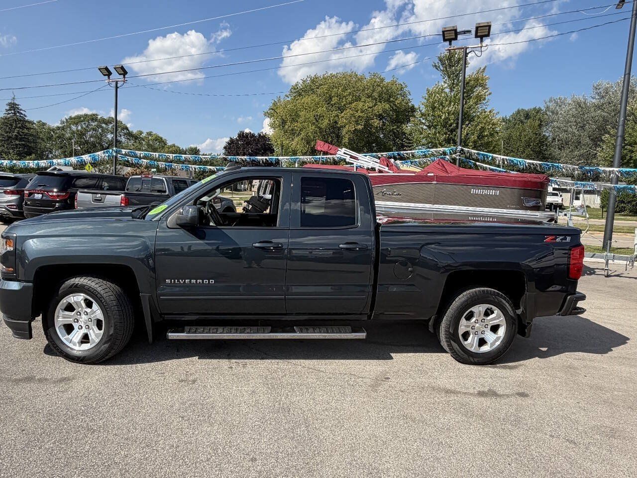 Used 2018 Chevrolet Silverado 1500 LT w/ All Star Edition AWD/4WD image 4