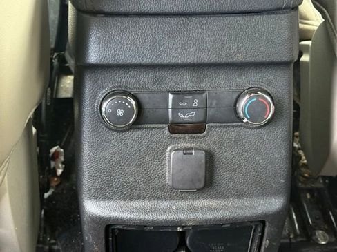 Used 2019 Ford Explorer XLT w/ Equipment Group 202A FWD image 17