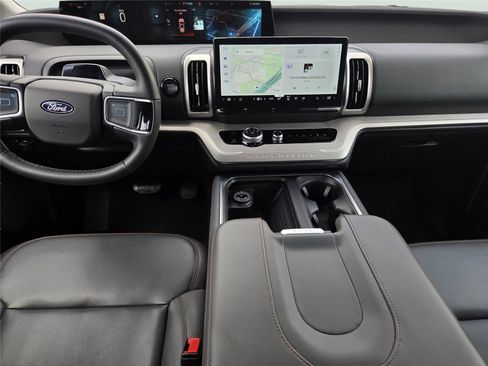 Used 2025 Ford Expedition Max Active AWD/4WD image 9