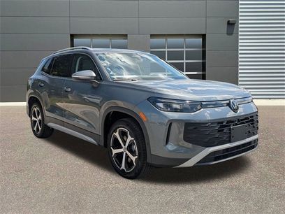 New 2025 Volkswagen Tiguan SE