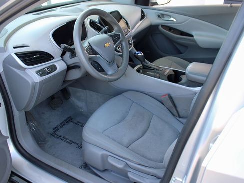 Used 2016 Chevrolet Volt LT w/ Comfort Package FWD image 12