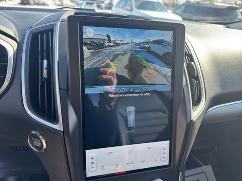 Used 2021 Ford Edge SEL w/ Convenience Package image 15