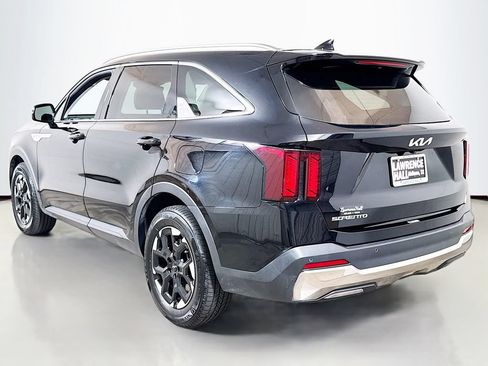Used 2024 Kia Sorento S FWD image 6