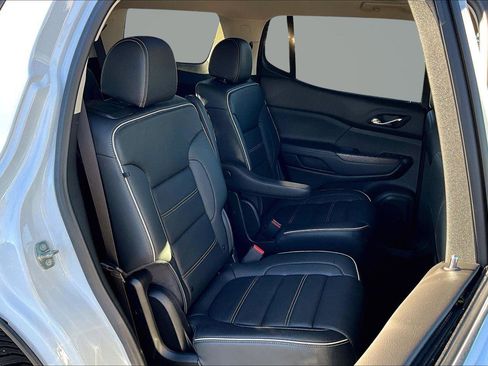 Used 2022 GMC Acadia Denali w/ Denali Ultimate Package image 27