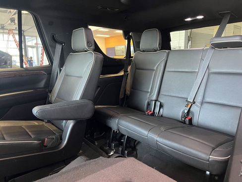 Used 2023 Chevrolet Tahoe Premier AWD/4WD image 33