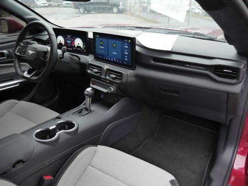 Certified 2025 Ford Mustang GT image 23