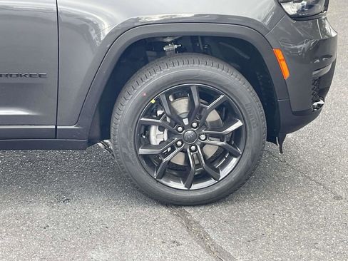 New 2025 Jeep Grand Cherokee L Limited w/ Trailer Tow Package AWD/4WD image 13