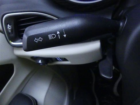 Used 2023 Chrysler Pacifica Limited image 22