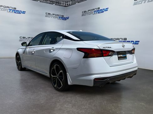 Used 2024 Nissan Altima 2.5 SR FWD image 7