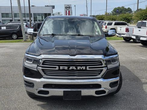 Used 2019 RAM 1500 Laramie AWD/4WD image 3