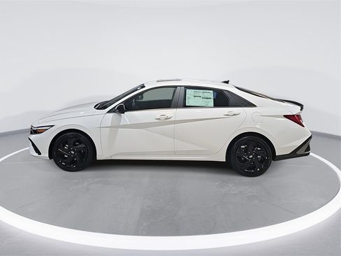 New 2026 Hyundai Elantra SEL Sport image 8
