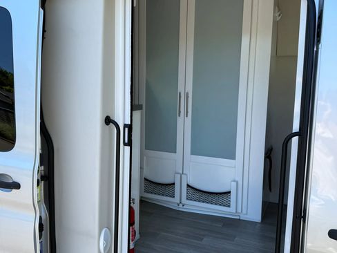 Used 2019 Ford Transit 350 XLT RWD image 16