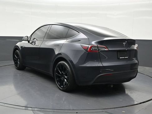 Used 2024 Tesla Model Y Long Range AWD/4WD image 3