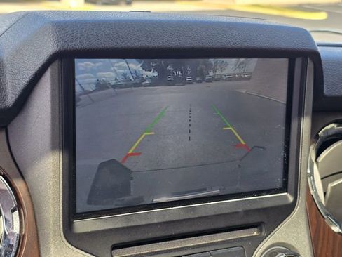 Used 2014 Ford F350 Lariat image 19