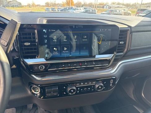 Used 2024 Chevrolet Silverado 1500 LT image 11