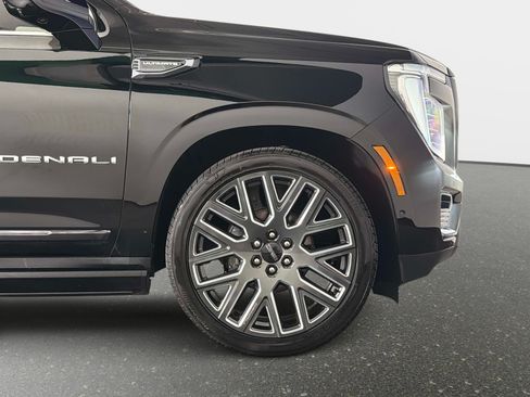 Used 2026 GMC Yukon Denali Ultimate AWD/4WD image 22