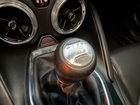 Used 2023 Chevrolet Camaro LT w/ Technology Package image 16