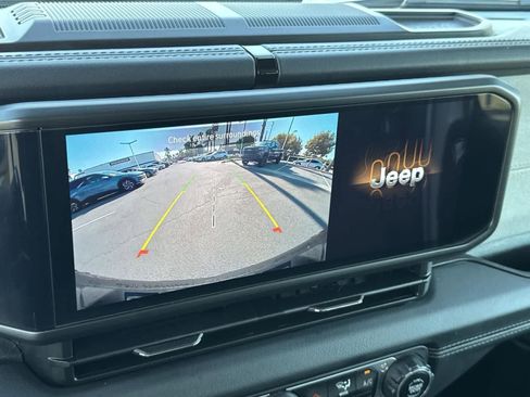 Used 2024 Jeep Wrangler Sahara image 14