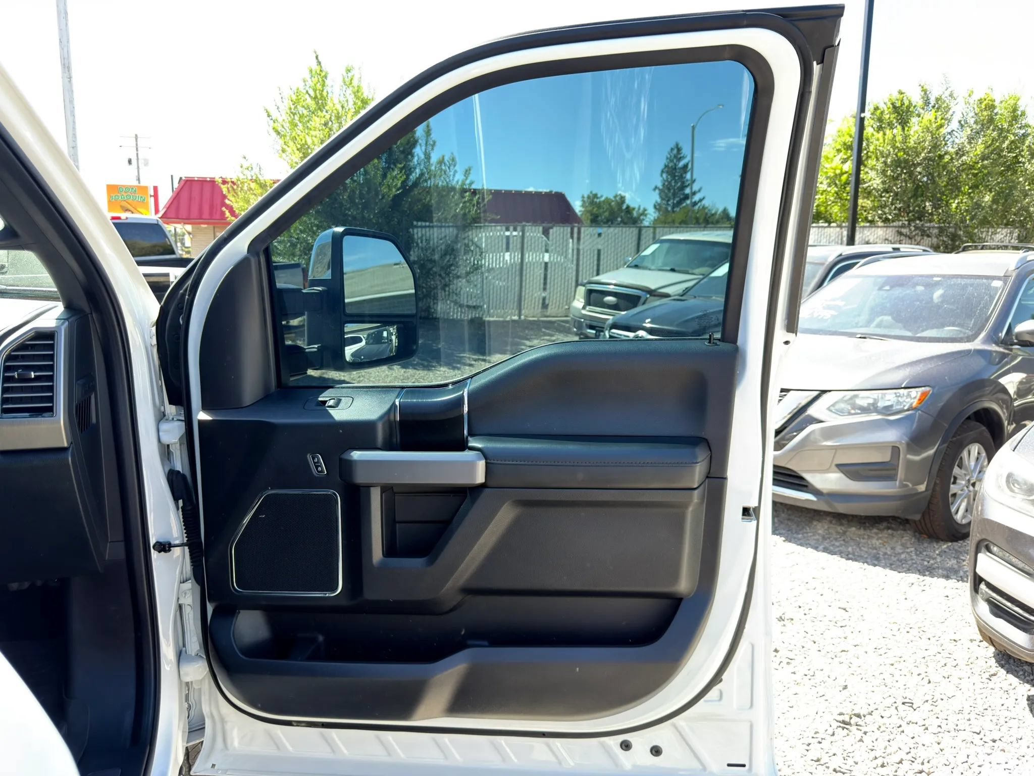 Used 2020 Ford F150 Platinum w/ Equipment Group 701A Luxury AWD/4WD image 11