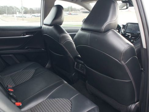 Used 2023 Toyota Camry SE image 21