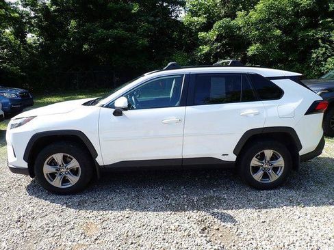 Certified 2023 Toyota RAV4 LE AWD/4WD image 6