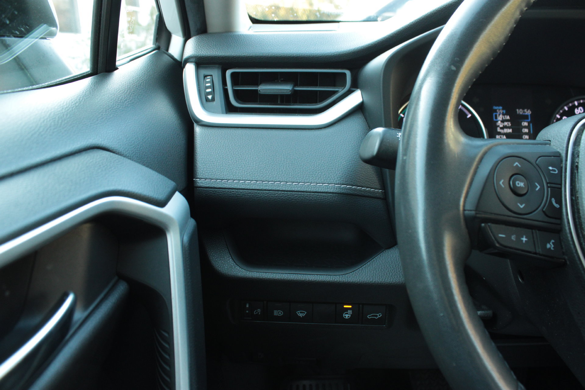Used 2021 Toyota RAV4 XLE w/ Convenience Package AWD/4WD image 35