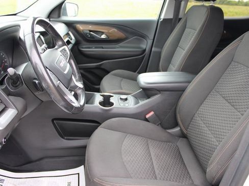 Used 2020 GMC Terrain SLE w/ Driver Convenience Package image 10