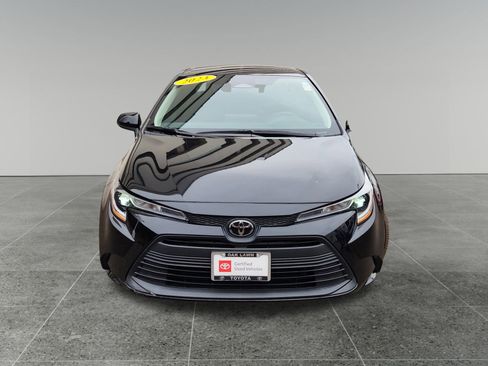 Certified 2023 Toyota Corolla LE image 2