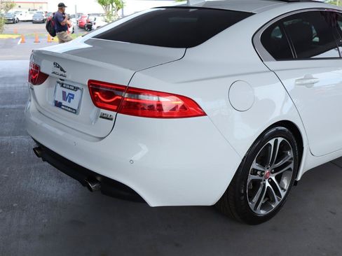 Used 2017 Jaguar XE Premium AWD/4WD image 7