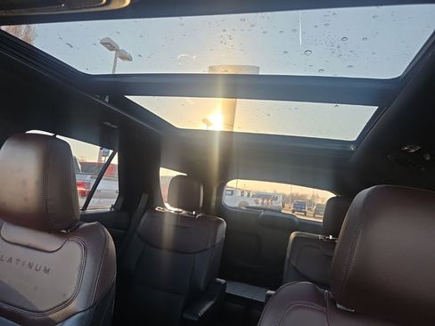 Used 2023 Ford Explorer Platinum w/ Technology Package image 18