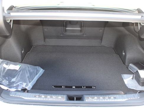 Certified 2026 Lexus ES 350e w/ Convenience Package FWD image 8