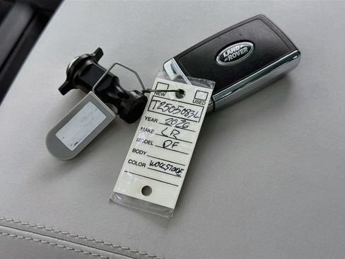 Used 2026 Land Rover Defender 110 X-Dynamic SE AWD/4WD image 17