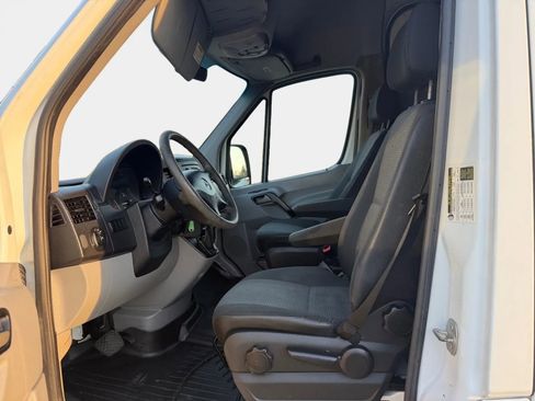 Used 2010 Mercedes-Benz Sprinter 3500 image 12