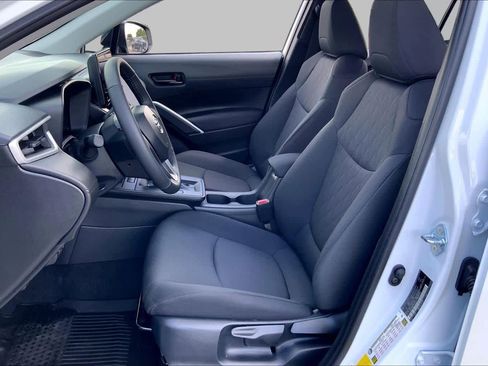 Certified 2026 Toyota Corolla Cross LE FWD image 8