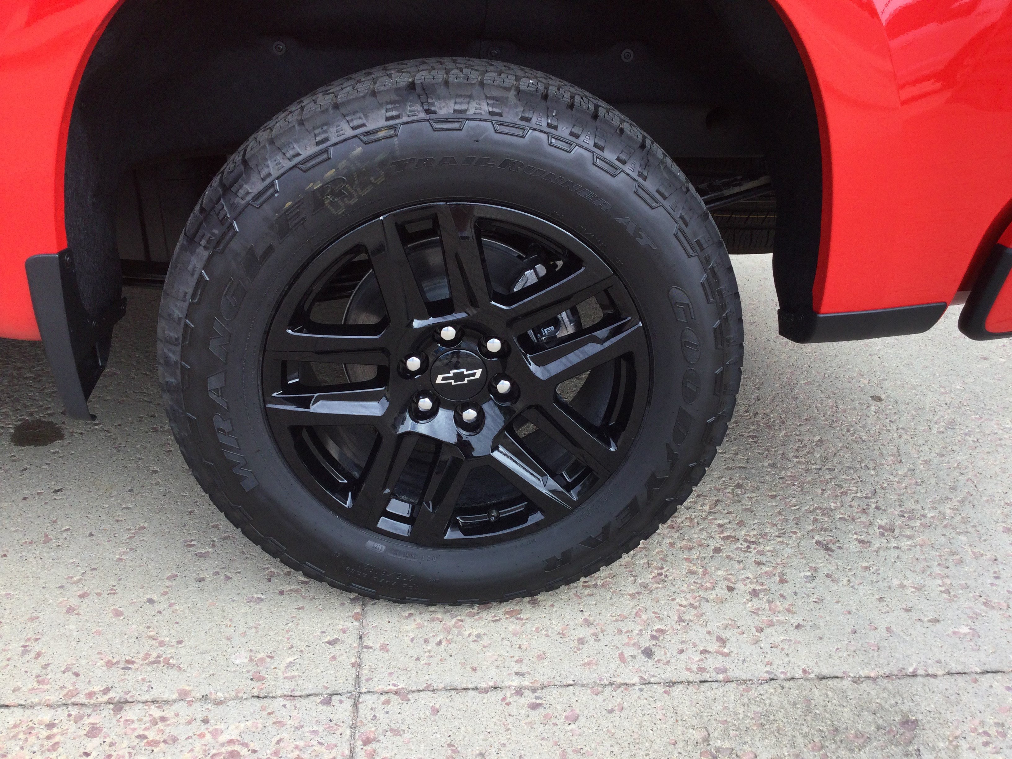 Used 2026 Chevrolet Silverado 1500 Custom w/ Turbomax Blackout Package AWD/4WD image 8