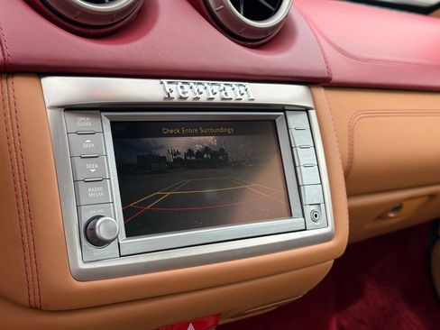 Used 2010 Ferrari California RWD image 40