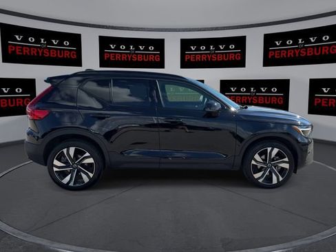 Used 2023 Volvo XC40 B5 Plus w/ Driver Assist Package AWD/4WD image 9