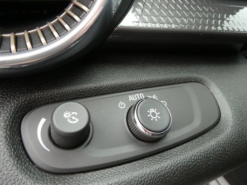 Certified 2024 Chevrolet Trax ACTIV FWD image 26