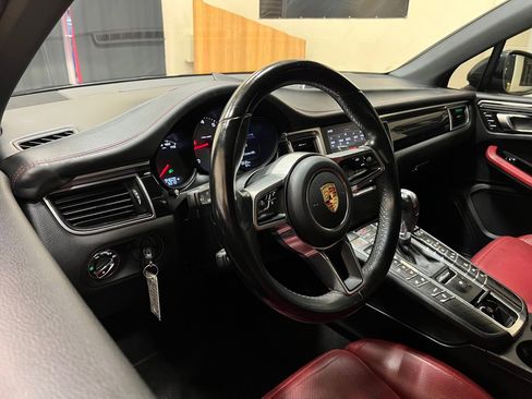Used 2018 Porsche Macan S image 13
