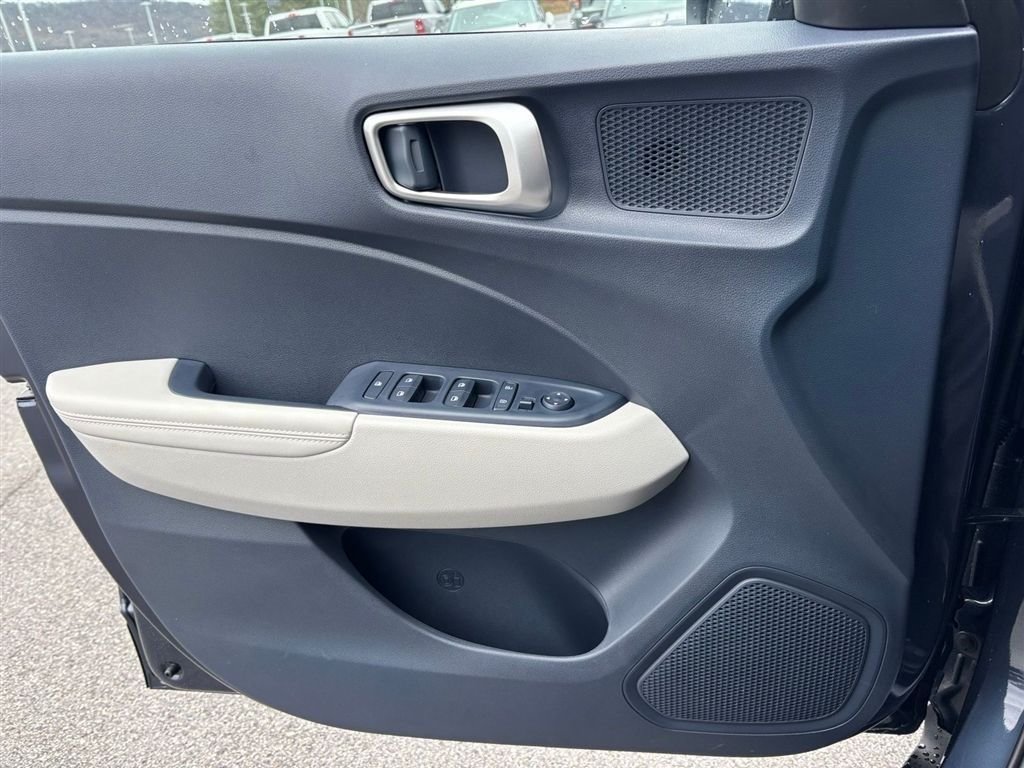 New 2026 Hyundai Venue SEL FWD image 10