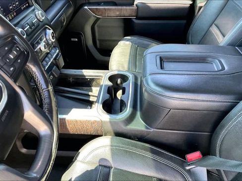 Used 2022 GMC Sierra 3500 Denali w/ Denali Ultimate Package AWD/4WD image 13